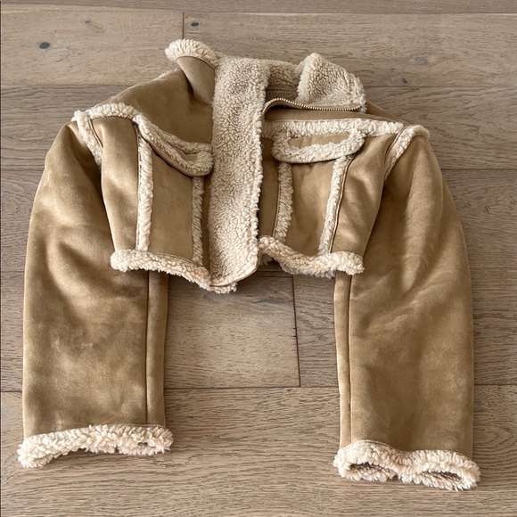 ALO Yoga Jackets & Blazers - ALO Yoga Kids Tan Sherpa Jacket